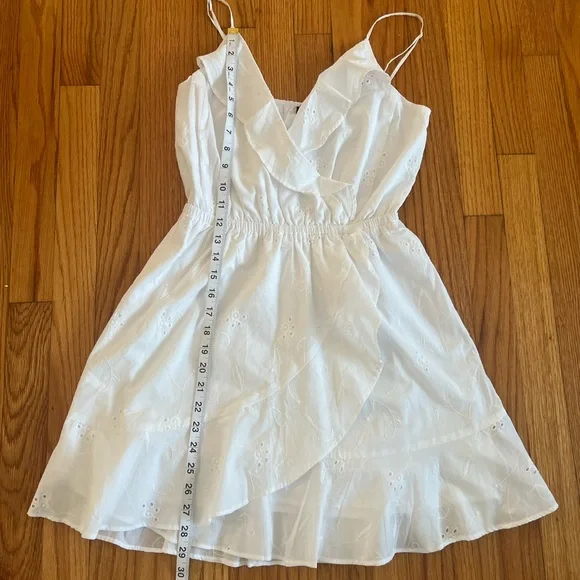 Express White Eyelet Mini Dress - Picture 6 of 9
